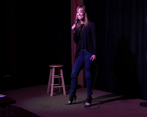 Christy Love aka clca69 - 08-19-2018 OnlyFans Video - First time doing stand up comedy at an open mic