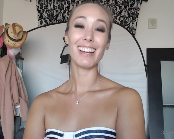 Christy Love aka clca69 - 01-22-2022 OnlyFans Video - Domme Christy loves humiliating her little cuckold losers