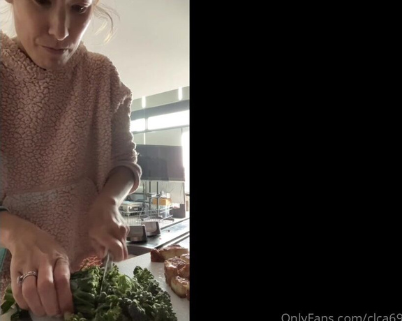 Christy Love aka clca69 - 05-31-2022 OnlyFans Video - Behind the scenes of Christy Love cooking coconut curry wrap