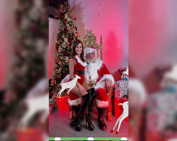 Christy Love aka clca69 - 12-25-2022 OnlyFans Video - Merry Christmas from Santa and I