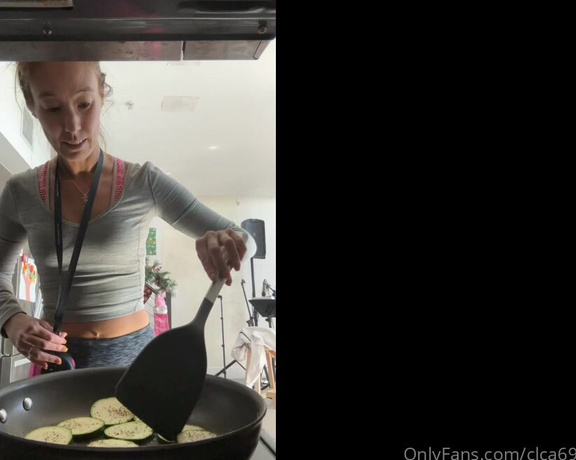 Christy Love aka clca69 - 01-10-2023 OnlyFans Video - Cooking with Christy_cmxn