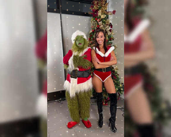 Christy Love aka clca69 - 12-24-2022 OnlyFans Video - Had to have my fun with the grinch before Santa comes back from the long month