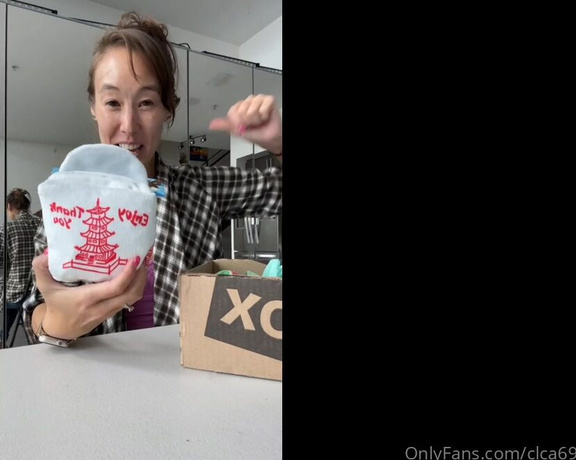 Christy Love aka clca69 - 06-04-2023 OnlyFans Video - Bark box time for Tofu and Bagel