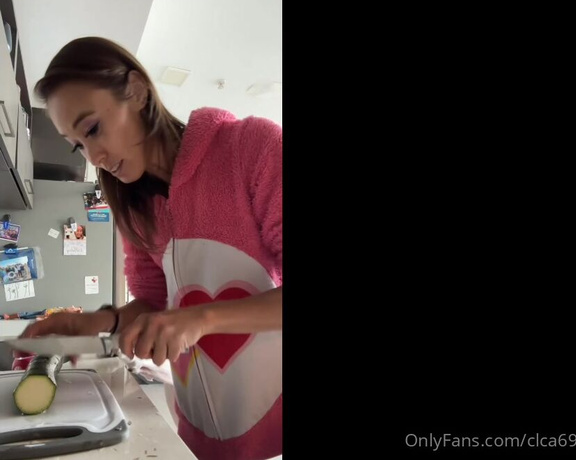 Christy Love aka clca69 - 05-16-2023 OnlyFans Video - Cooking with Christy_ zucchini pizza