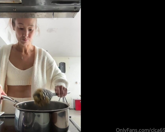 Christy Love aka clca69 - 07-20-2023 OnlyFans Video - Cooking with Christy roaster garlic risotto  It was so delicious