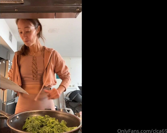 Christy Love aka clca69 - 11-30-2023 OnlyFans Video - Cooking with Christy_gngd