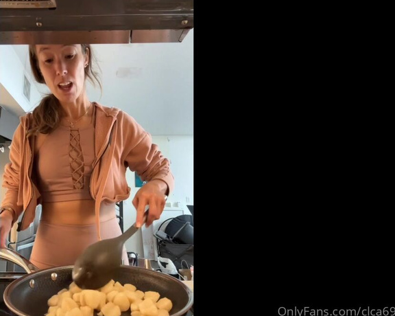 Christy Love aka clca69 - 11-30-2023 OnlyFans Video - Cooking with Christy_gngd