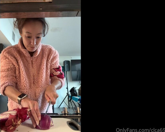 Christy Love aka clca69 - 04-02-2024 OnlyFans Video - Cooking with Christy _ Portobello Mushroom Tacos