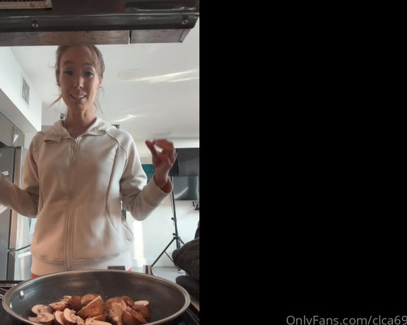 Christy Love aka clca69 - 03-09-2024 OnlyFans Video - Cooking with Christy Zucchini mushroom falafel bowl