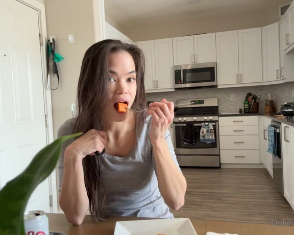 Christy Love aka clca69 - 12-08-2024 OnlyFans Video - I introduced angelinamoonofficial for the first time to try persimmons lol watch her reaction