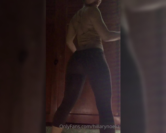 Hillary L. aka hillaryfans - 05-07-2020 OnlyFans Video - Chill  at my room_3i6h