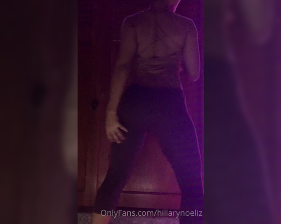 Hillary L. aka hillaryfans - 05-07-2020 OnlyFans Video - Chill  at my room_3i6h