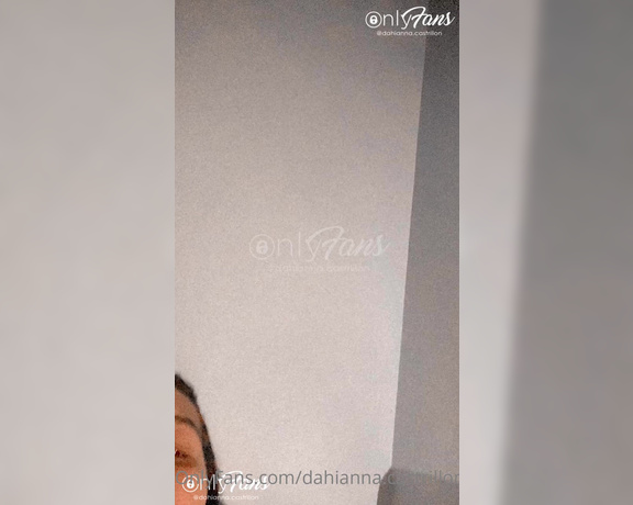 Dahianna Castrillon aka dahianna.castrillon - 01-17-2023 OnlyFans Video - Quieres ver mi rica vagina mientras la toco En el CHAT PRIVADO te dejo el video