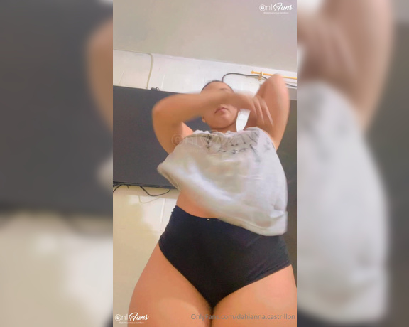 Dahianna Castrillon aka dahianna.castrillon - 01-18-2024 OnlyFans Video - También te gustan mis tetas  Do you also like my tits