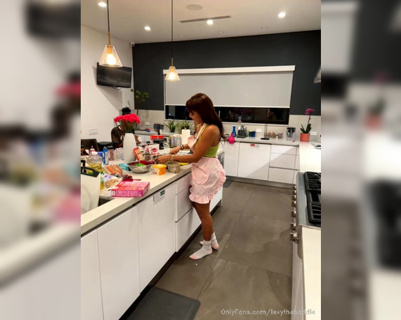 Baddie Lex aka lexythebaddie - 11-13-2021 OnlyFans Video - Cooking with my ladies