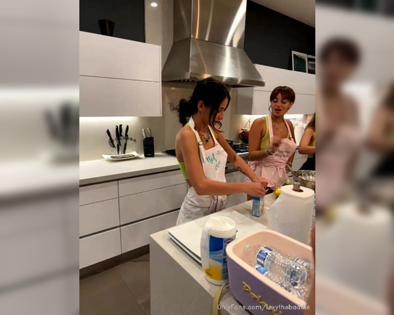 Baddie Lex aka lexythebaddie - 11-13-2021 OnlyFans Video - Cooking with my ladies