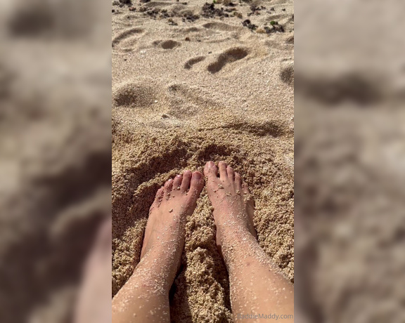 Maddy Belle aka baddiemaddy - 10-02-2023 OnlyFans Video - Toes in the sand