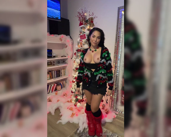 Maddy Belle aka baddiemaddy - 12-23-2023 OnlyFans Video - On the Twenty_Sencond Day of Xmas Imma jingle my bells for youu  Hehe Im having