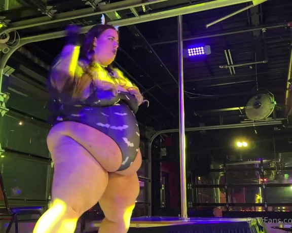 Ashley Garland aka ashgarlandd - 11-01-2023 OnlyFans Video - A couple of previews of my dances from BBW strip might in Vegas on Oct 30_35cr