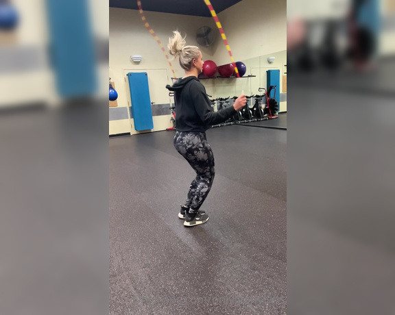 Leah_mifsud - Two minutes of me jump roping in slow mo!! 7z (21.12.2021)