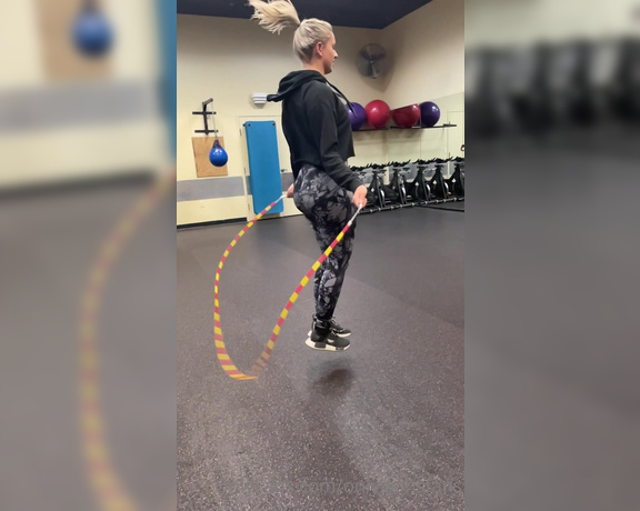 Leah_mifsud - Two minutes of me jump roping in slow mo!! 7z (21.12.2021)