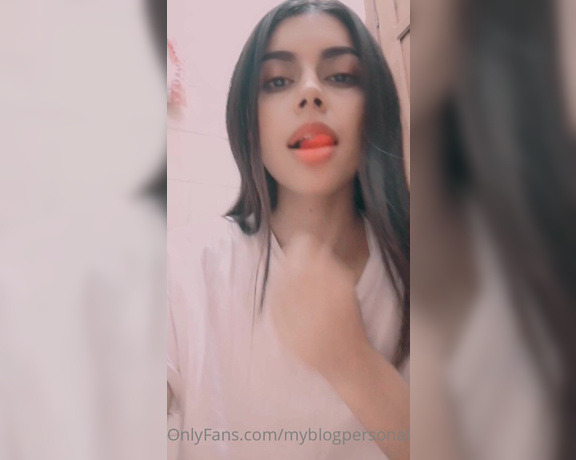 MyBlogPersonal aka myblogpersonal - 01-09-2021 OnlyFans Video - Estoy en casa de mi abuela