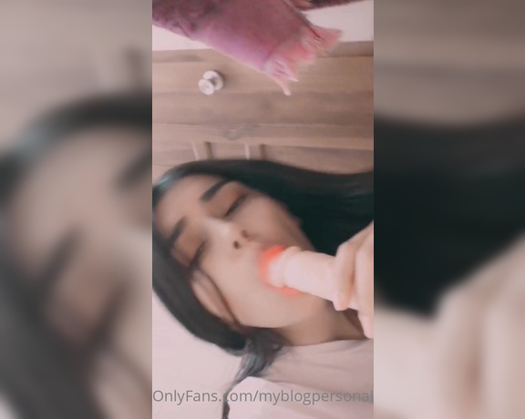 MyBlogPersonal aka myblogpersonal - 01-09-2021 OnlyFans Video - Estoy en casa de mi abuela, pero traje un jugetito para la noche Hoy en la