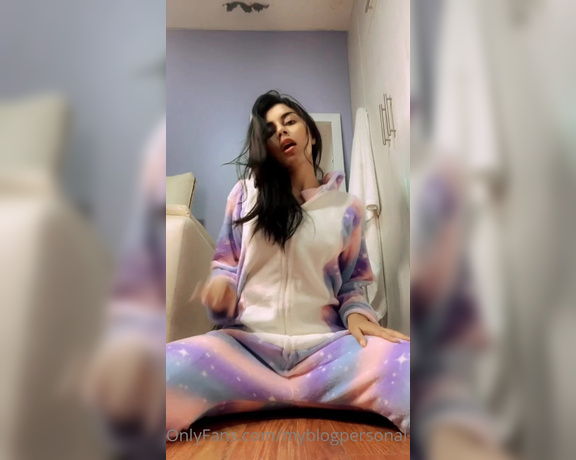 MyBlogPersonal aka myblogpersonal - 04-28-2021 OnlyFans Video - Me encanta mi pijama