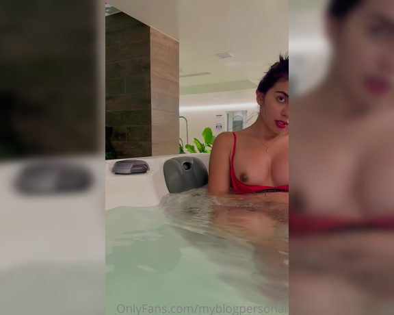 MyBlogPersonal aka myblogpersonal - 02-17-2023 OnlyFans Video - Noche en piscina pública Estoy loca_mv7g