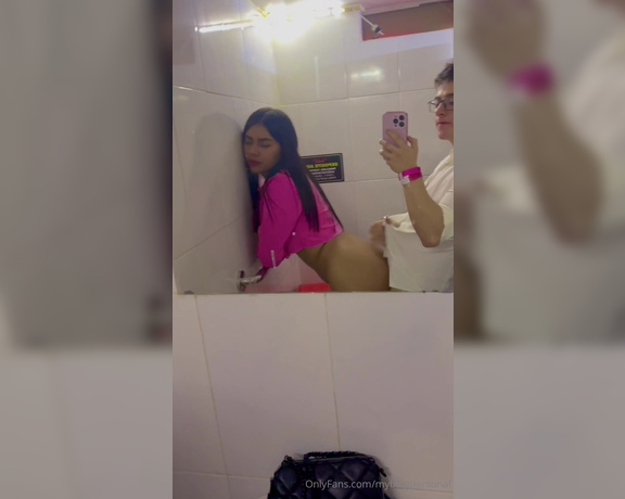 MyBlogPersonal aka myblogpersonal - 04-28-2024 OnlyFans Video - Me habían preguntado mucho por esto  En el baño de una discoteca en Medellin