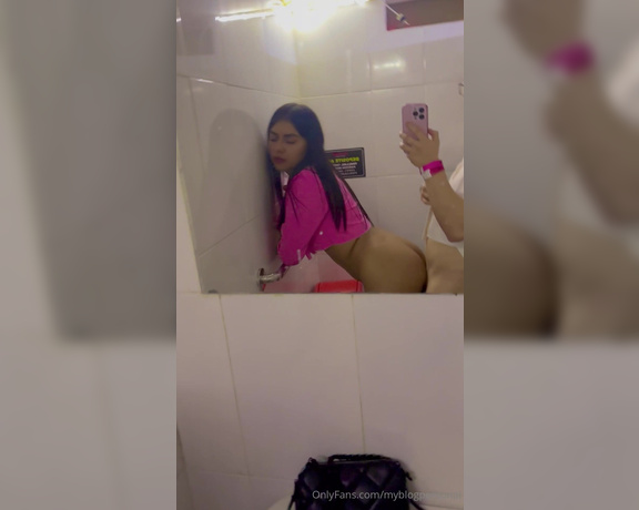 MyBlogPersonal aka myblogpersonal - 04-28-2024 OnlyFans Video - Me habían preguntado mucho por esto  En el baño de una discoteca en Medellin