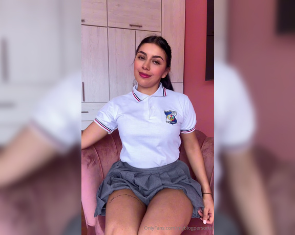 MyBlogPersonal aka myblogpersonal - 10-18-2024 OnlyFans Video - Lista para ir a mi primer día de clases