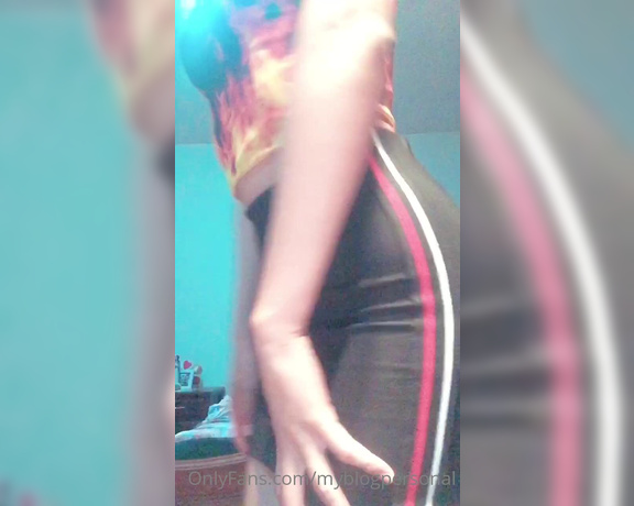 MyBlogPersonal aka myblogpersonal - 07-28-2020 OnlyFans Video - Acabo de llegar del trabajo, les dejo algo para que duerman rico Linda noche