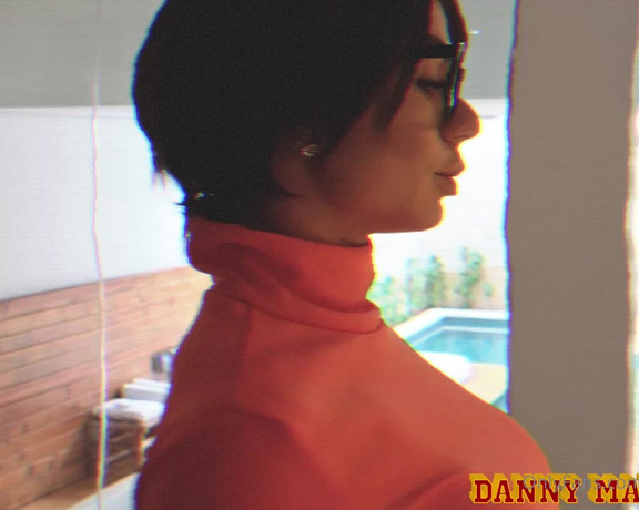 Danny Mancini aka dannymancinixxx - 09-20-2023 OnlyFans Video - ANTES DA VELMA SE AVENTURAR EM BUSCA DO SALSICHA, ELA SE AQUECEU UM POUCO SOZINHA