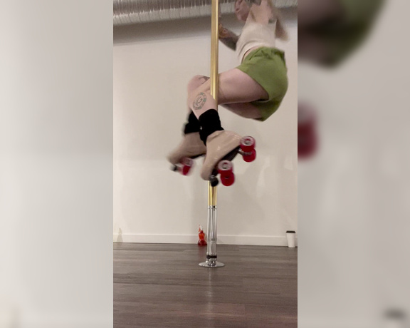 GoAskAlex aka goaskalex - 10-14-2022 OnlyFans Video - I tried roller pole What do you think  should I do it again