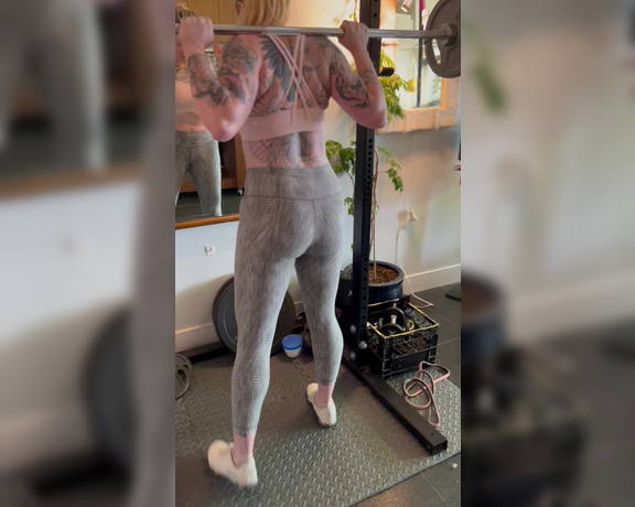 GoAskAlex aka goaskalex - 05-04-2022 OnlyFans Video - Find friends who you can grope while they work out  charleebeckett