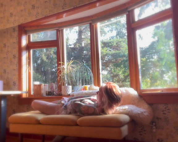 GoAskAlex aka goaskalex - 10-18-2022 OnlyFans Video - The afternoon light here is so perfect _ I could lay in front of this window