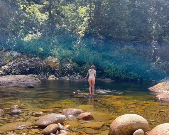 GoAskAlex aka goaskalex - 07-22-2022 OnlyFans Video - Good morning  heres a bit more skinny dipping but this time a lot more clumsy