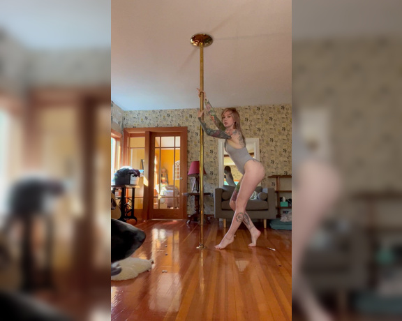 GoAskAlex aka goaskalex - 07-25-2022 OnlyFans Video - Welp  I swear Ive been trying to practice my pole dancing but she gets in