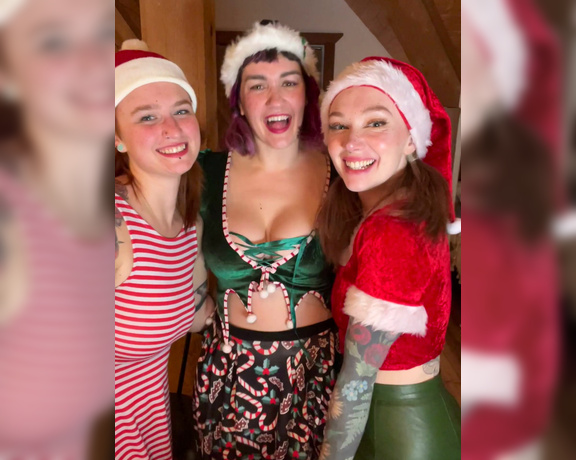 GoAskAlex aka goaskalex - 12-07-2022 OnlyFans Video - A very cute holiday moment with natie and heyitsfionamae