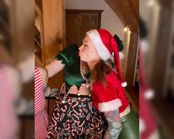 GoAskAlex aka goaskalex - 12-07-2022 OnlyFans Video - A very cute holiday moment with natie and heyitsfionamae