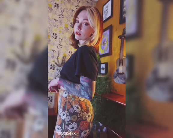 GoAskAlex aka goaskalex - 04-18-2023 OnlyFans Video - Im in need of some cozy vibes this afternoon, you