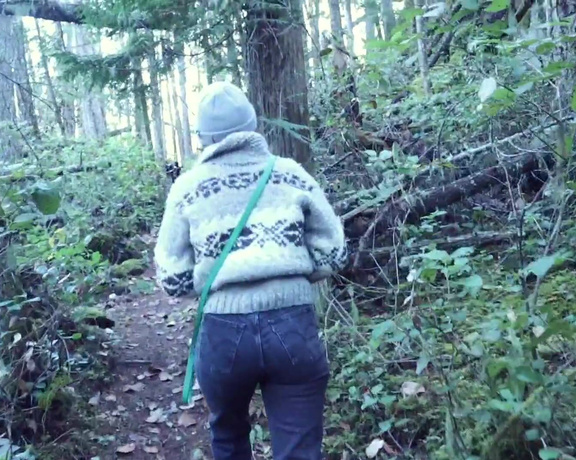 GoAskAlex aka goaskalex - 12-12-2022 OnlyFans Video - Come along with me on a little nature walk