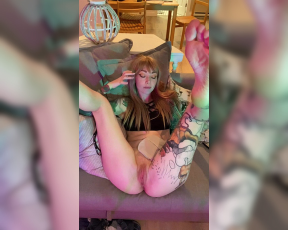 GoAskAlex aka goaskalex - 08-05-2023 OnlyFans Video - Do you like my legs propped up like this