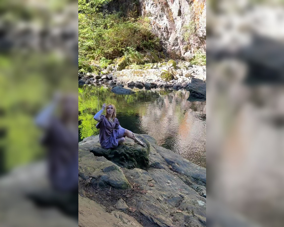 GoAskAlex aka goaskalex - 10-12-2023 OnlyFans Video - Good morning lovely humans I went to the river recently with my friends sirenerouge and ceressinclair_iaxu