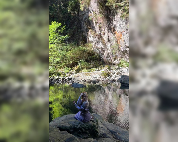 GoAskAlex aka goaskalex - 10-12-2023 OnlyFans Video - Good morning lovely humans I went to the river recently with my friends sirenerouge and ceressinclair