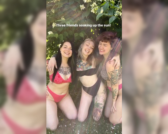 GoAskAlex aka goaskalex - 07-28-2023 OnlyFans Video - Its Friendship Friday say hi to smut_therapy and ceressuicide