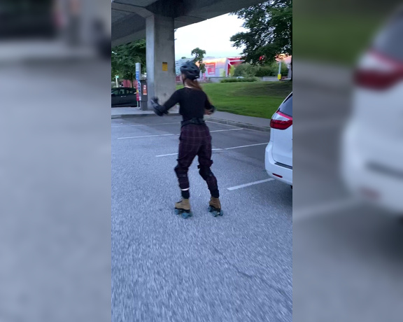 GoAskAlex aka goaskalex - 06-18-2020 OnlyFans Video - I have wanted to get roller skates for a LONG time and I finally borrowed a