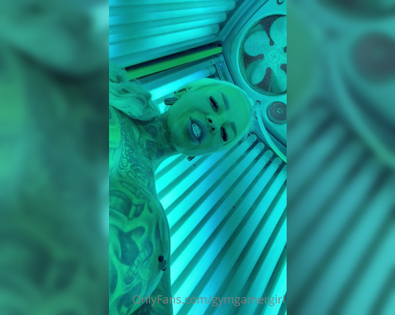 GymGamerGirl aka gymgamergirl - 01-06-2023 OnlyFans Video - My first time STANDING while tanning  just wanna share this funny happy moment with you