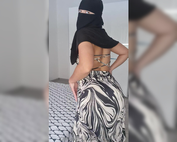 Haram_Inaya aka haram_inaya - 07-15-2023 OnlyFans Video - This dress is made for twerking